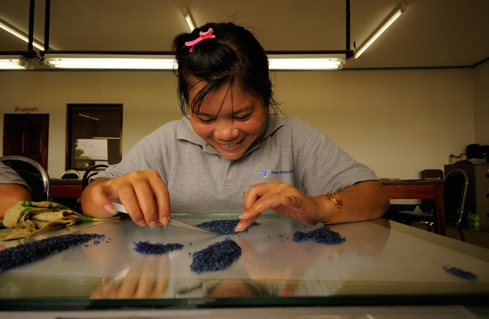 Sorting rough sapphire at SinoRMC’s Huay Xai operation