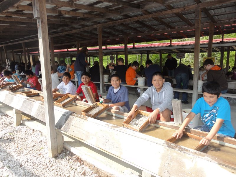 Sifting under a covered flume