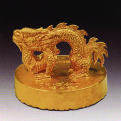 Quốc gia tín bảo và mặt ấn.