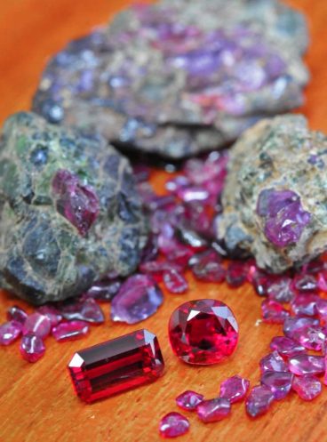 Rough and faceted rubies from Thailand-Cambodia