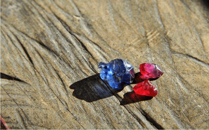 Rubies and sapphires from Didy in Madagascar. Photo © Vincent Pardieu / GIA.